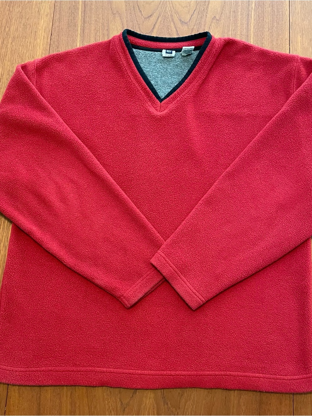 Men's Red V-Neck Fleece Gap Factory Y2K Vintage 90s Sweater